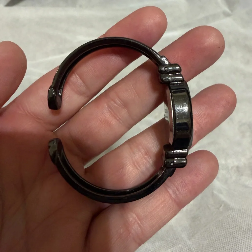 Geneva Black Oval Smartwatch blackish gray‎ works water resistant